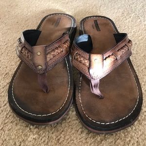 Clark’s Flip Flops Size 8